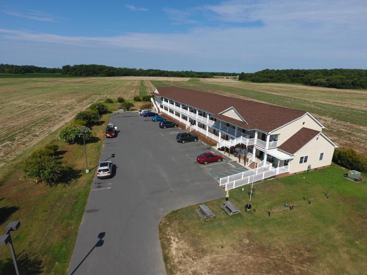 Shore Stay Suites Кейп-Чарлз Экстерьер фото